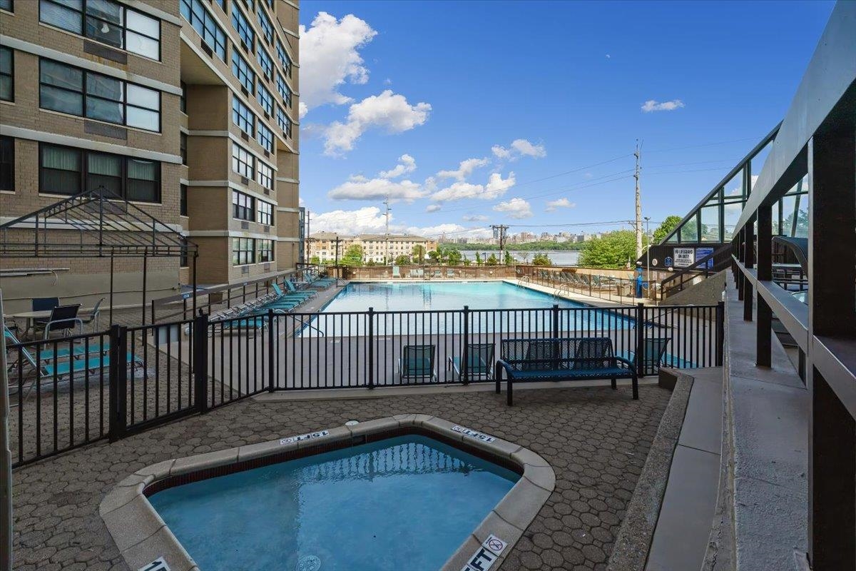 7004 Blvd East #11D, Guttenberg, New Jersey image 27