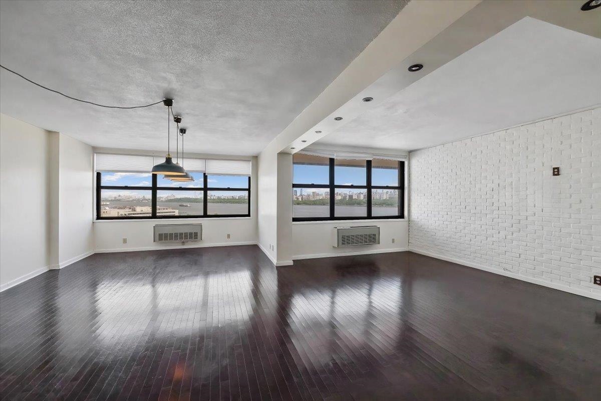 7004 Blvd East #11D, Guttenberg, New Jersey image 2