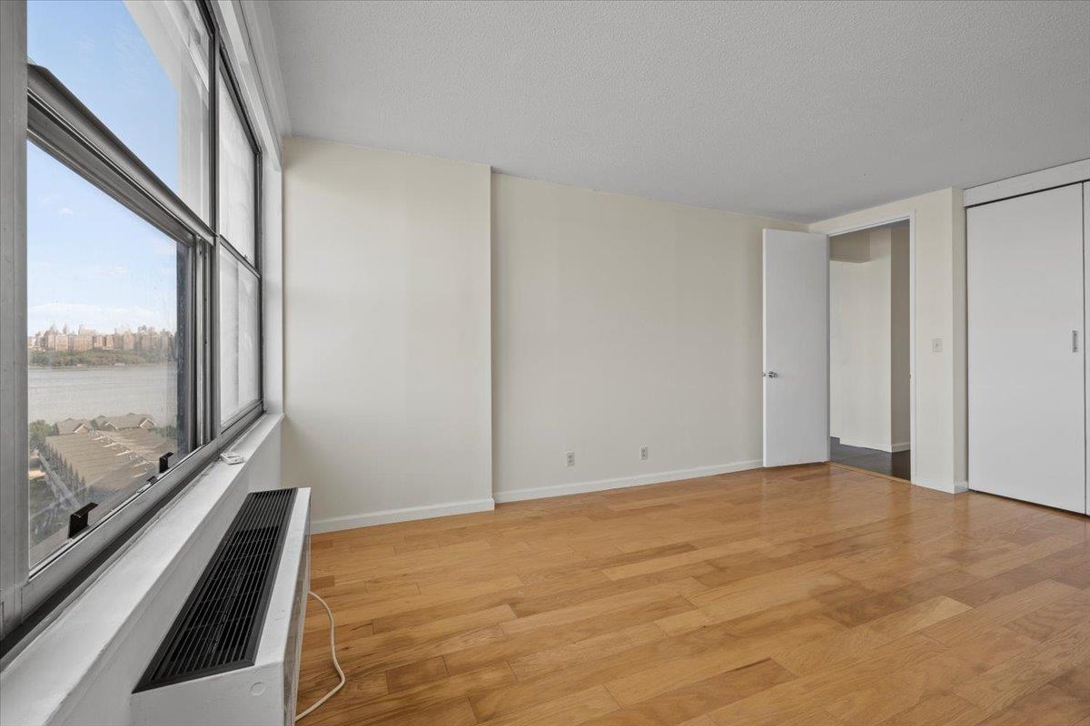 7004 Blvd East #11D, Guttenberg, New Jersey image 17