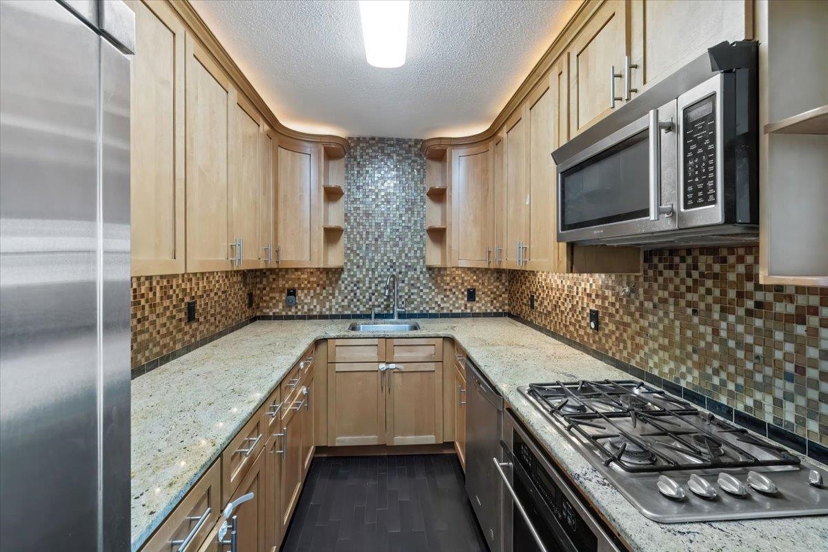 7004 Blvd East #11D, Guttenberg, New Jersey image 12