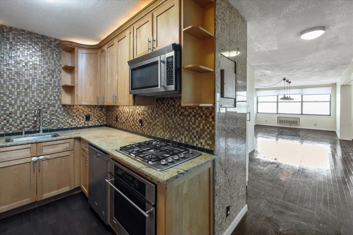 7004 Blvd East #11D, Guttenberg, New Jersey image 10