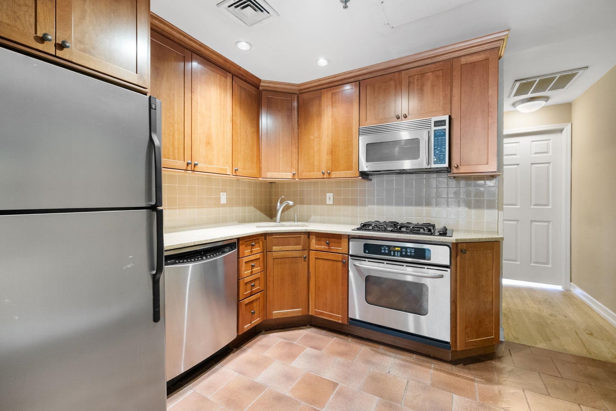 343 VARICK ST 3R