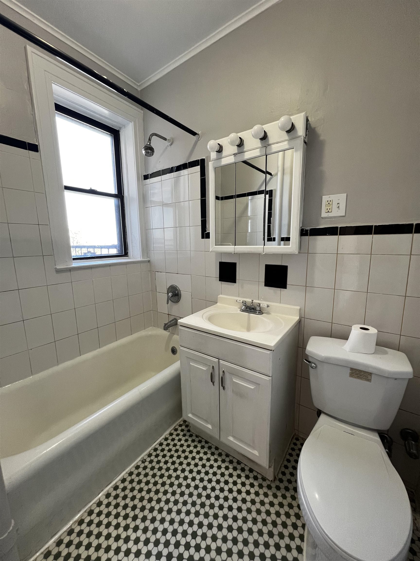 901 Grand Ave #B5, North Bergen, New Jersey image 13