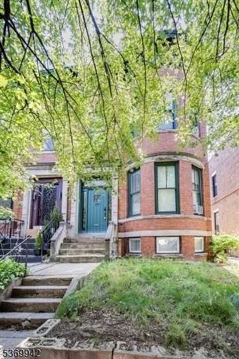 Homes For Sale - 257 Woodlawn Ave<br/> Jersey City, NJ 07305