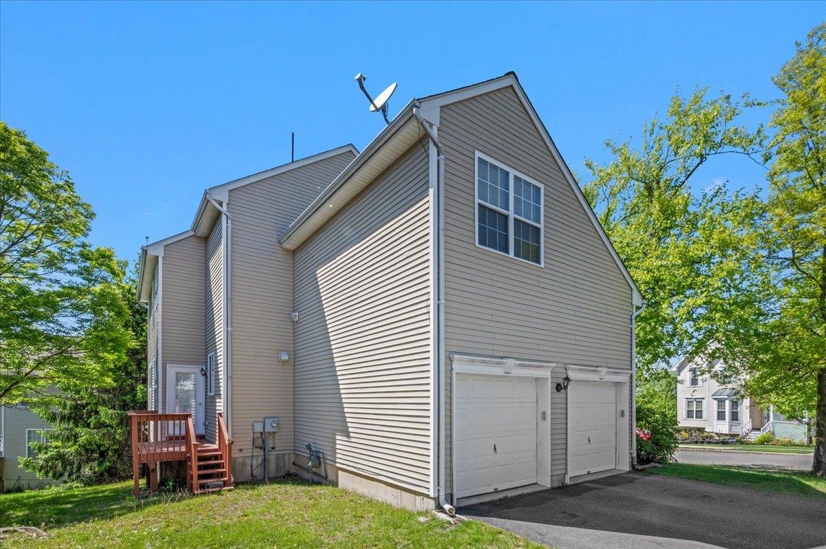31 WINDING HILL DR