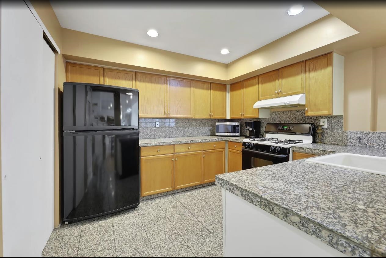 815 TOPSAIL LANE #815
