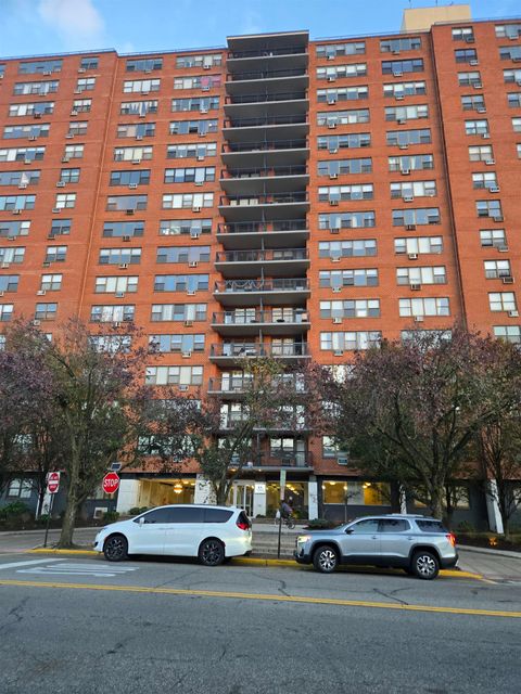 Condo For Sale - 500 Central Ave #1606<br/> Union City, NJ 07087