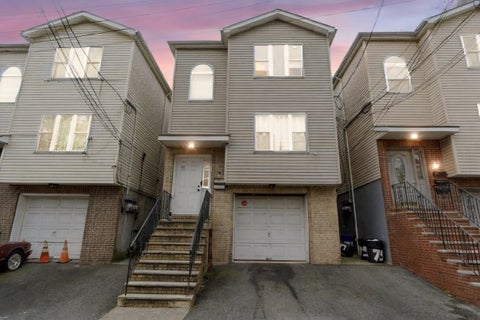 Multifamily For Rent - 73 Woodlawn Ave #2<br/> Jersey City, NJ 07305