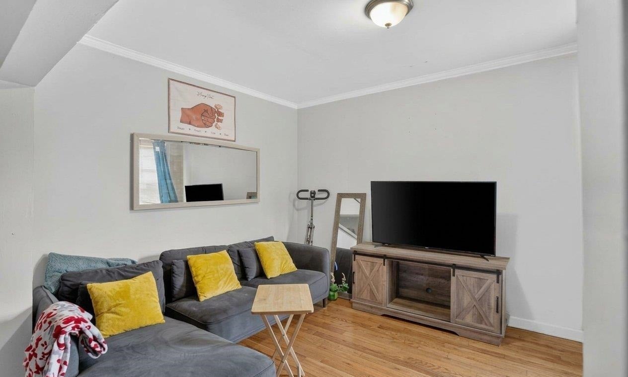 Search Homes 4 160 FULTON AVE