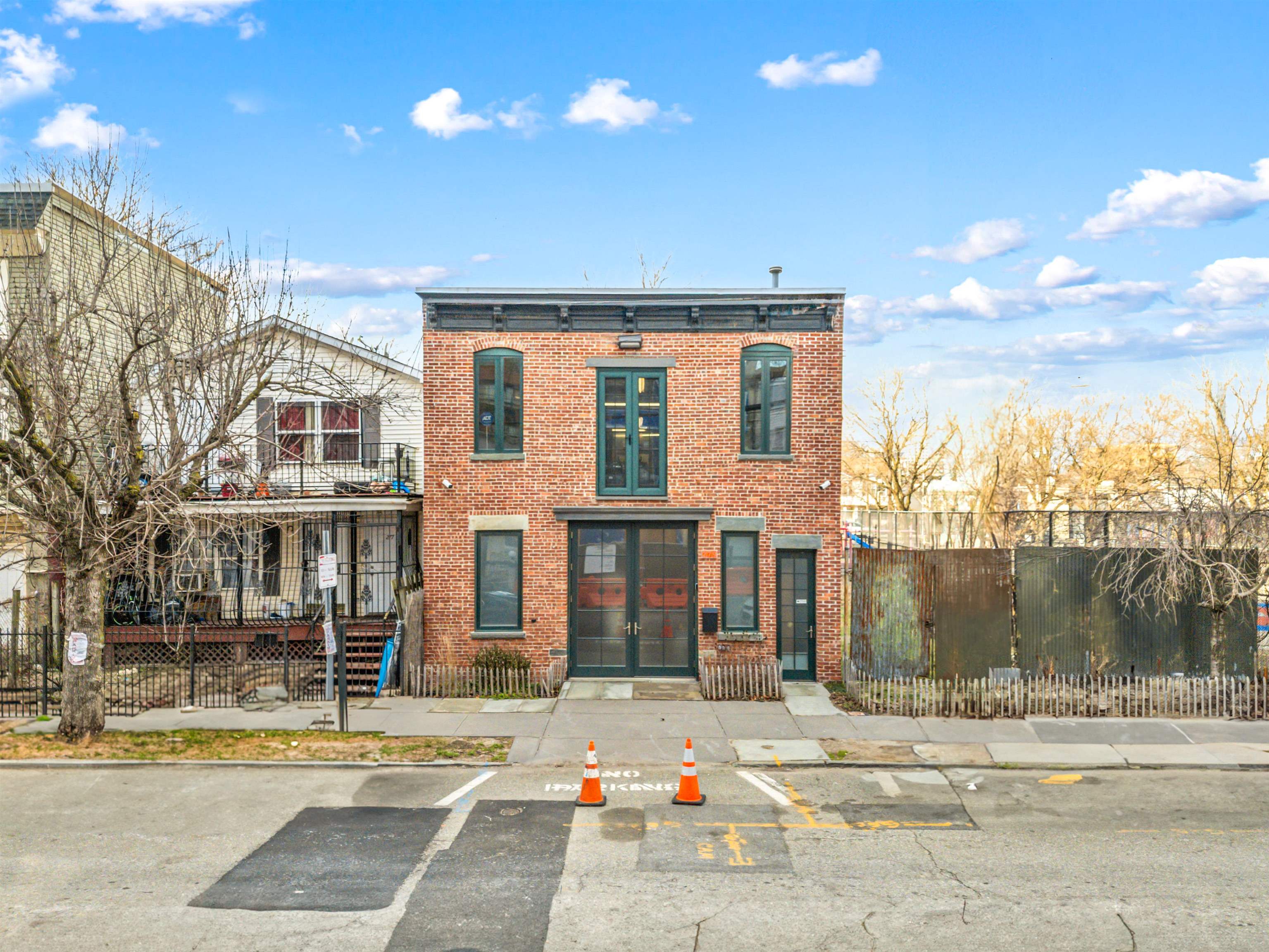 279 Pine St, Jersey City, New Jersey image 1