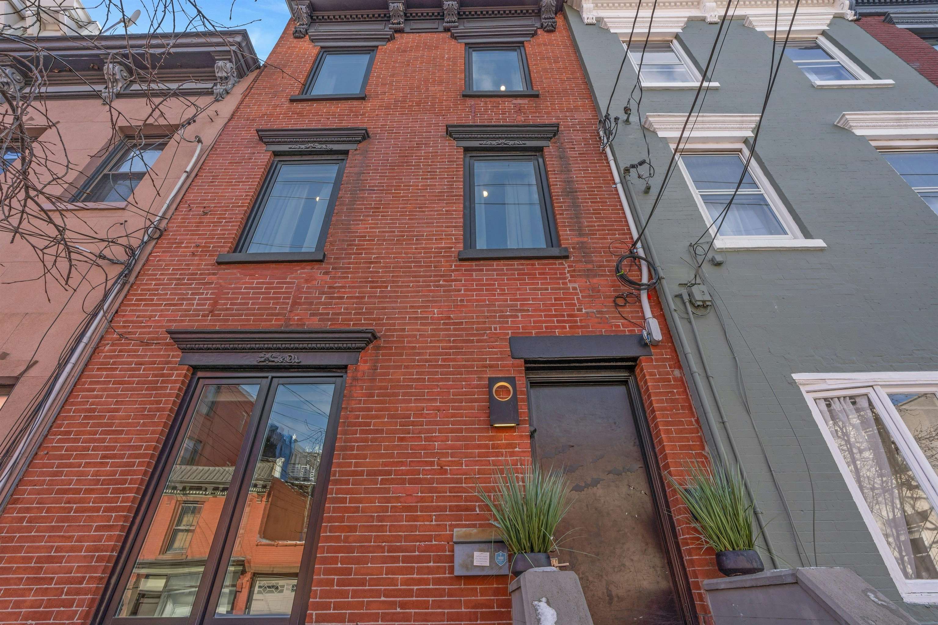 157.5 8TH ST