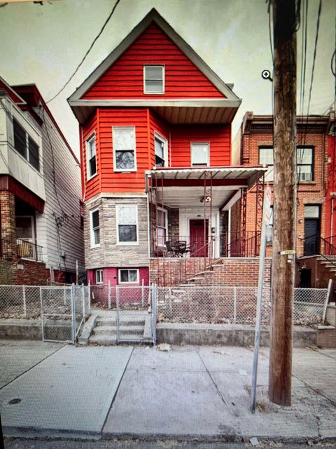 Multifamily For Rent - 193 Clerk St #2<br/> Hudson County, Jersey City, NJ 07305