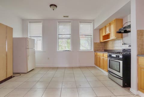 Homes For Rent - 272 Grant Ave #2<br/> Hudson County, Jersey City, NJ 07305