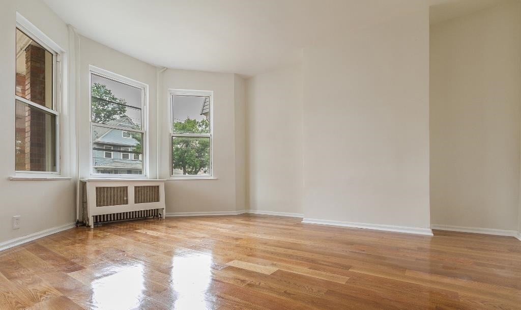 49 WARNER AVE