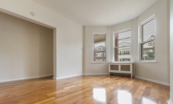 49 WARNER AVE, JERSEY CITY, NJ 07305 - Image 303da2c55f4ba0db5ab8b0e4eb3f89be/3926448669
