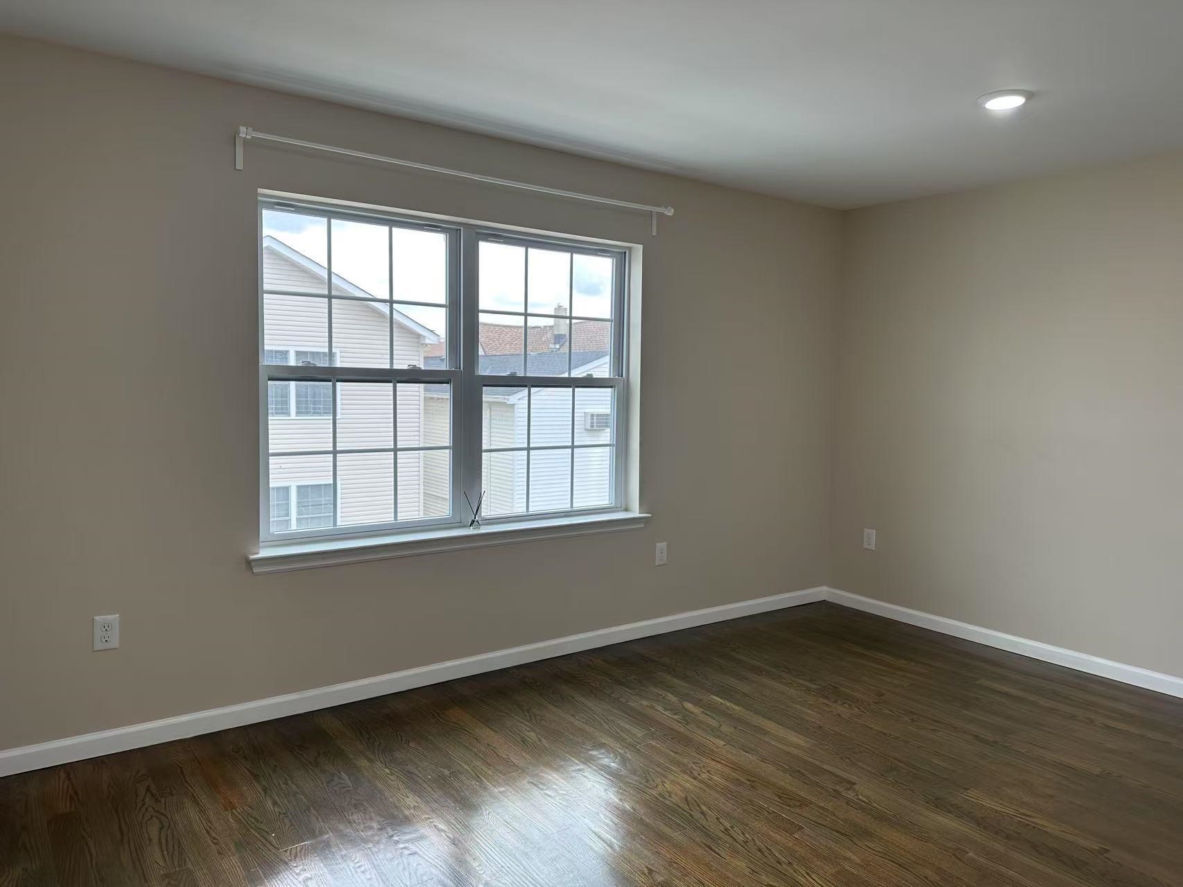 Bayonne, New Jersey 07002, United States, 3 Bedrooms Bedrooms, ,2 BathroomsBathrooms,Residential,Active,104164