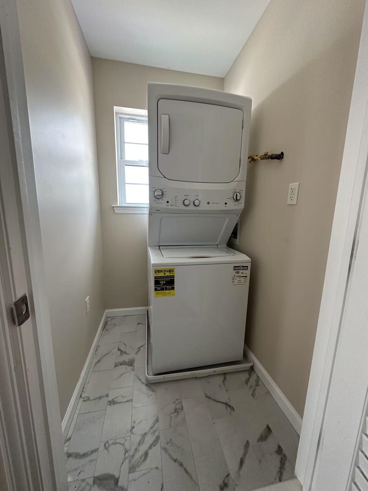 Bayonne, New Jersey 07002, United States, 3 Bedrooms Bedrooms, ,2 BathroomsBathrooms,Residential,Active,104164