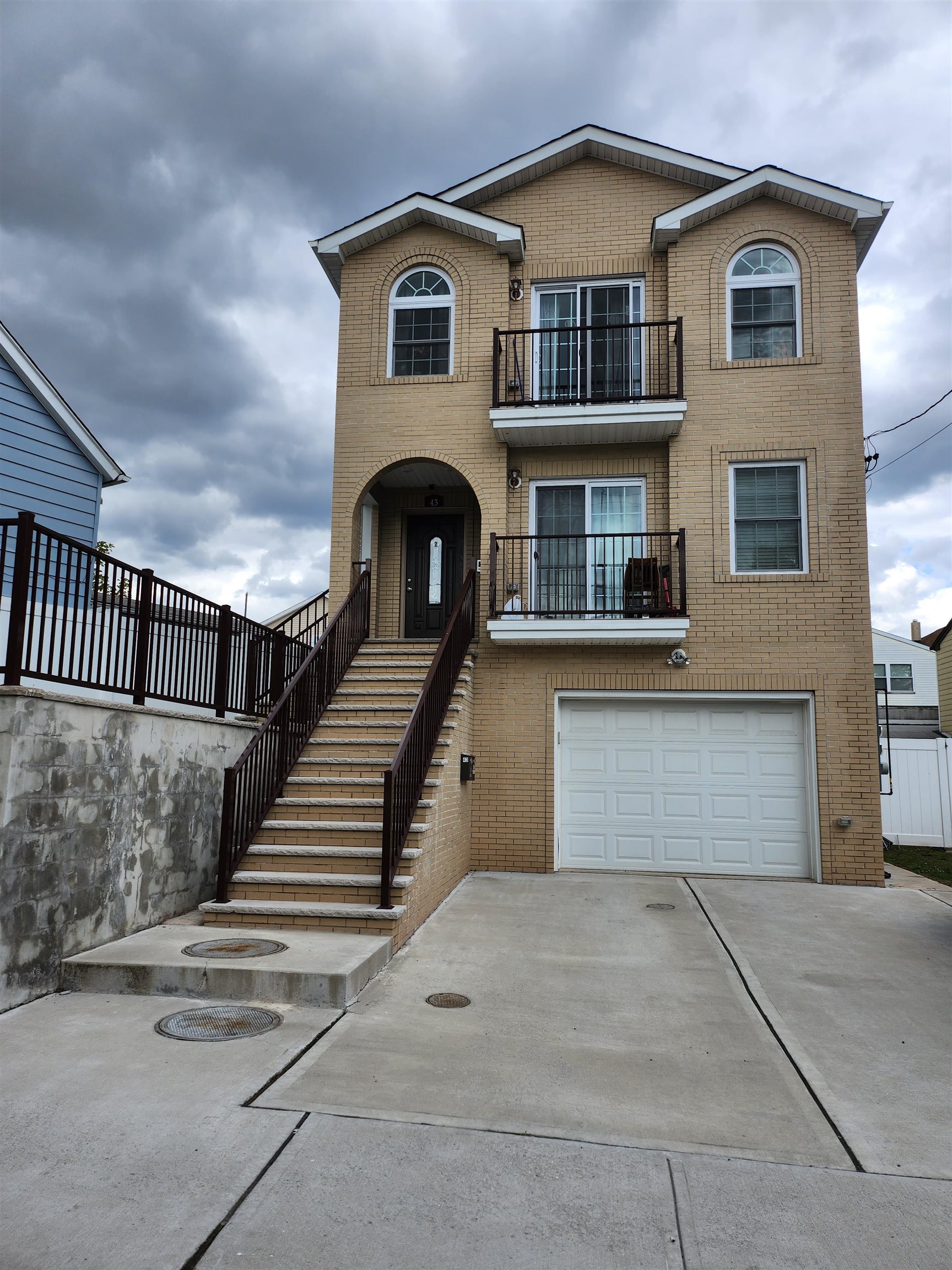 Bayonne, New Jersey 07002, United States, 3 Bedrooms Bedrooms, ,2 BathroomsBathrooms,Residential,Active,104164 Bayonne, New Jersey 07002, United States, 3 Bedrooms Bedrooms, ,2 BathroomsBathrooms,Residential,Active,104164