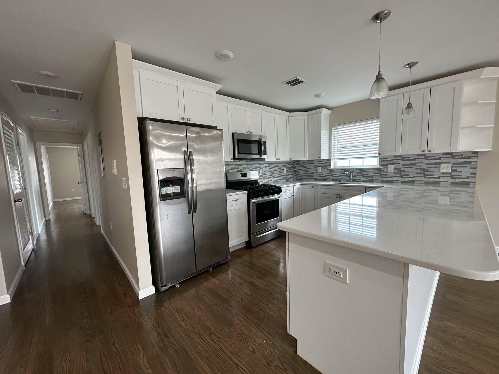 Bayonne, New Jersey 07002, United States, 3 Bedrooms Bedrooms, ,2 BathroomsBathrooms,Residential,Active,104164