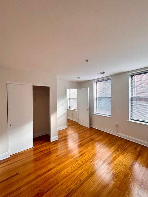 Condo For Rent - 146 Virginia Ave #302<br/> Jersey City, NJ 07304