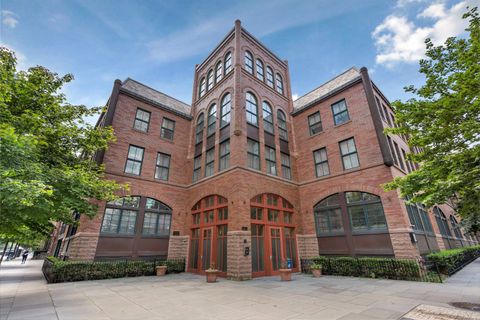 Condo For Sale - 61 Grand St #2F<br/> Hudson County, Jersey City, NJ 07302