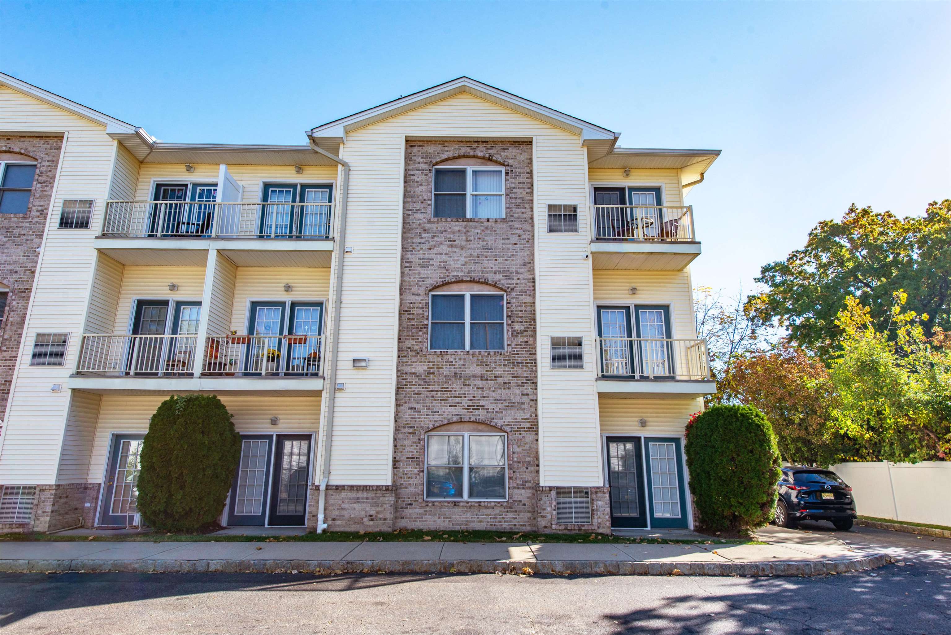 520 Victor St #45, Saddle Brook, New Jersey image 1