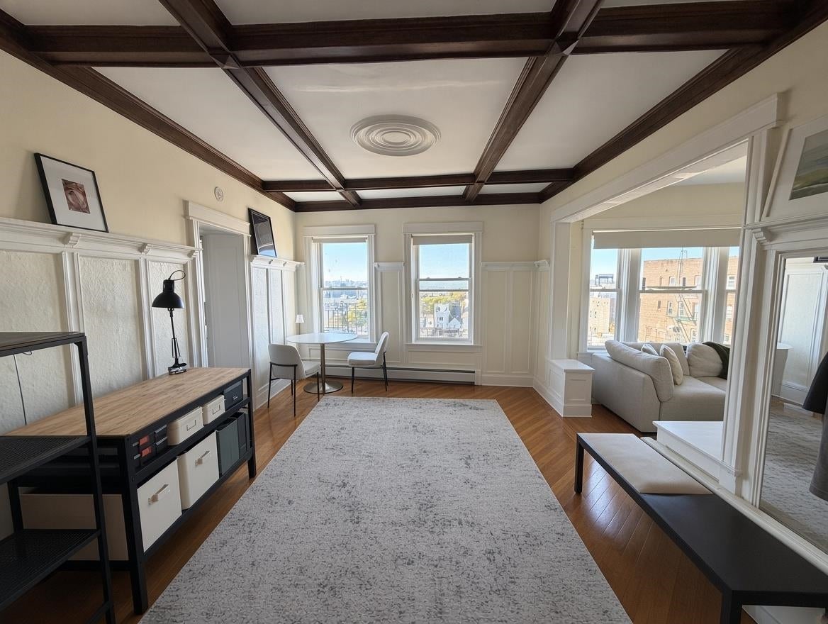 66 ROMAINE AVE 13
