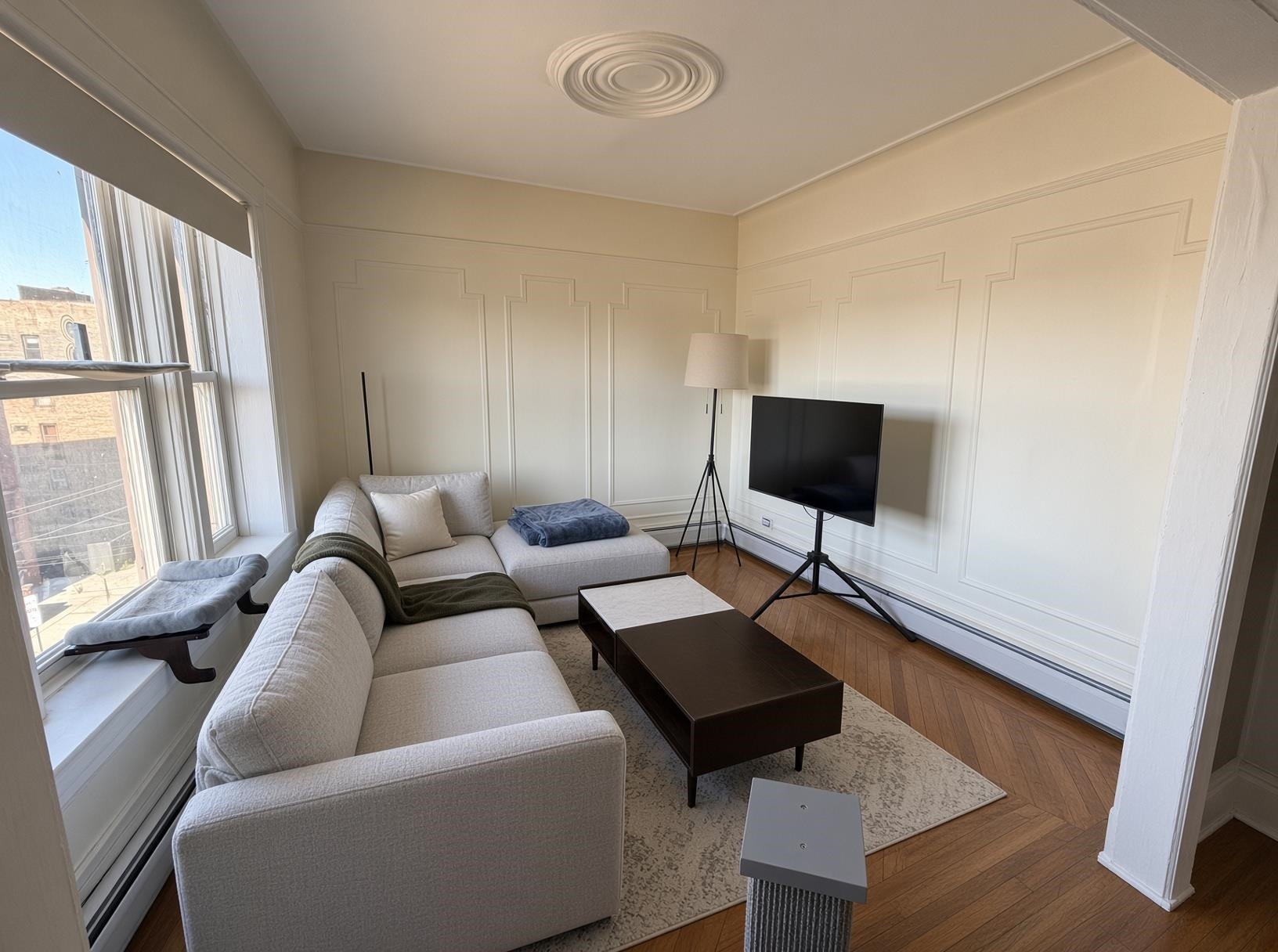 66 ROMAINE AVE 13
