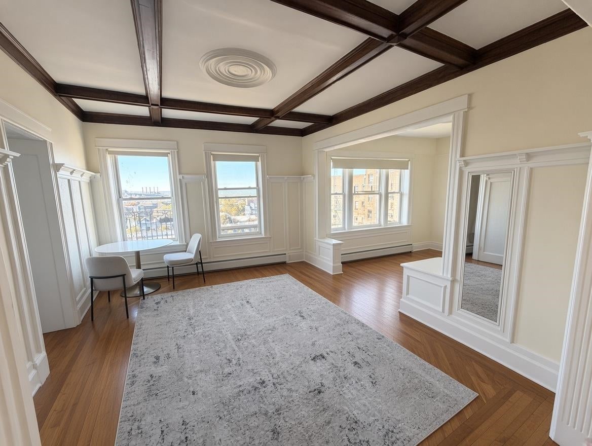 66 ROMAINE AVE 13