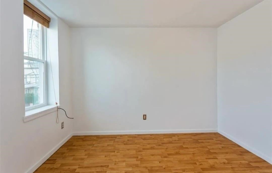 27 66TH ST 3