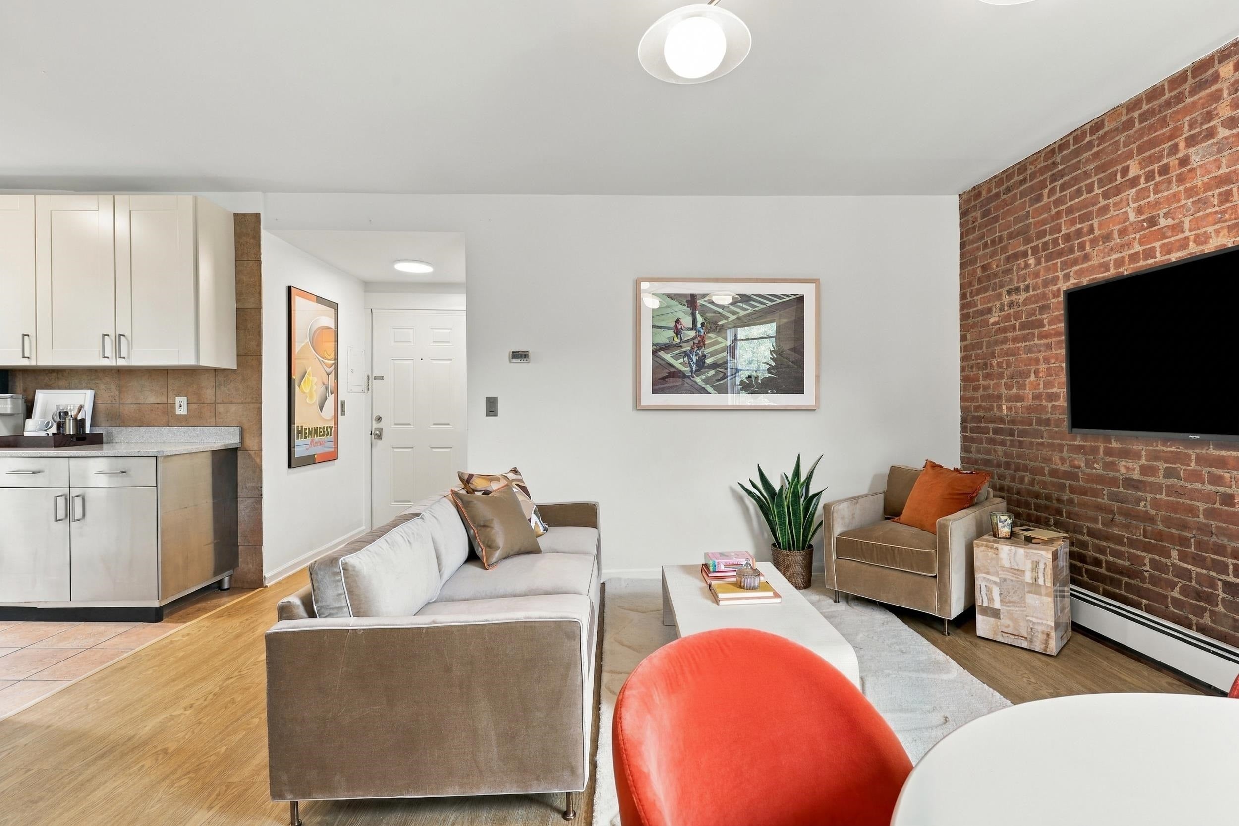 234 6TH ST 10