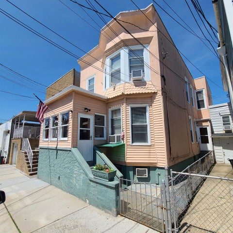 Multifamily For Sale - 6009 Adams St<br/> West New York, NJ 07047