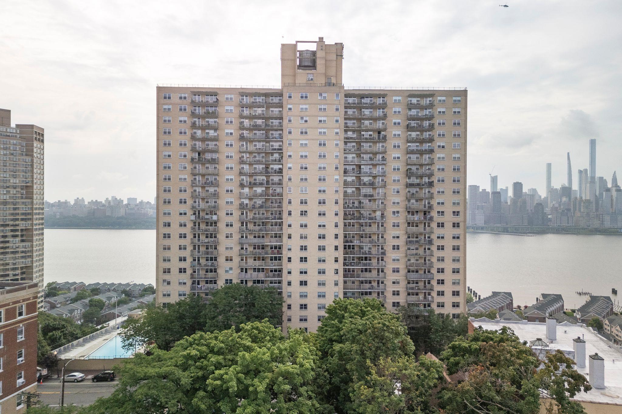 6600 Blvd East #19L19K, West New York, New Jersey image 2