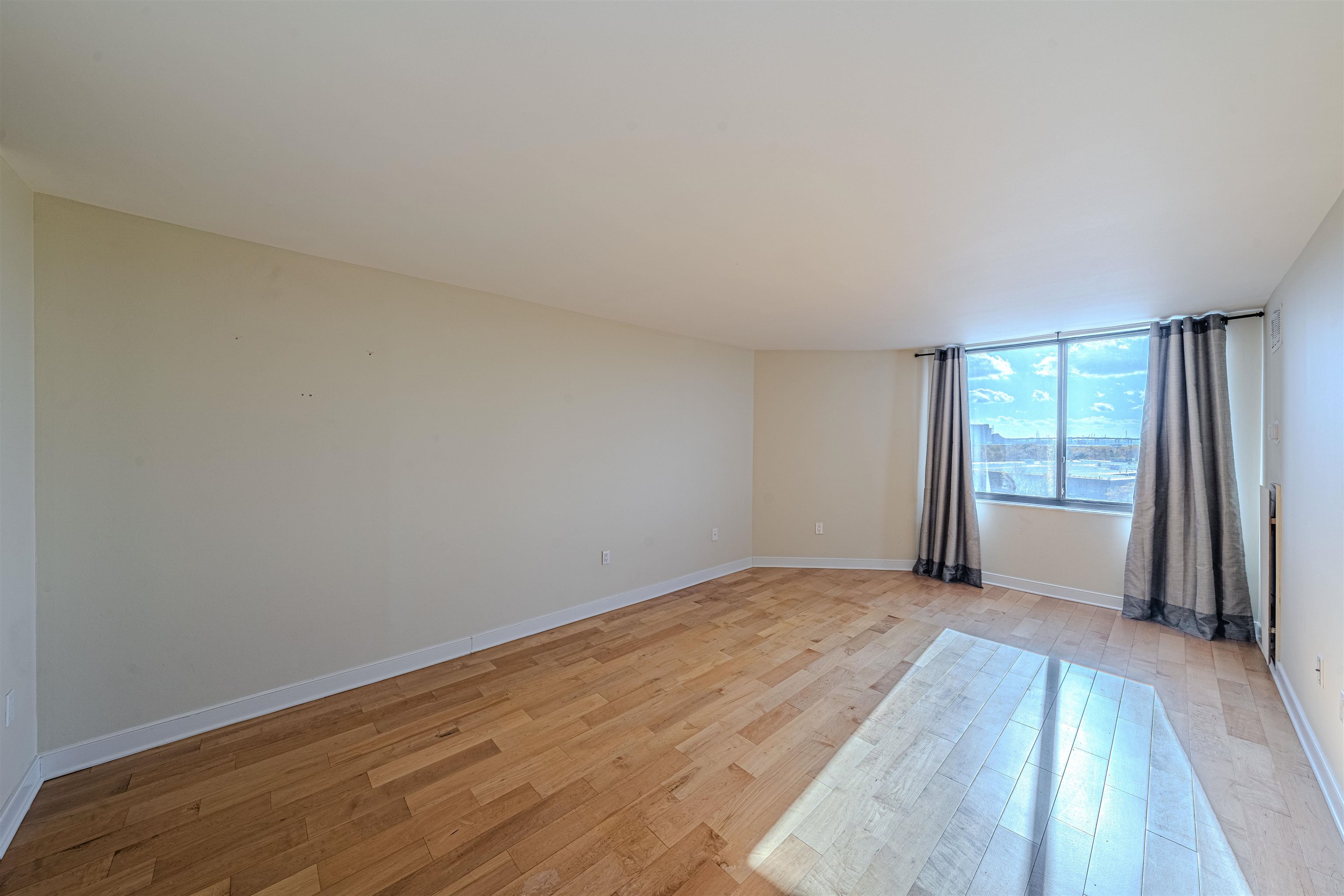 532 Harmon Cove Tower #532, Secaucus, New Jersey image 20