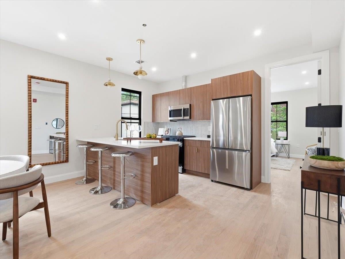29 WELDON ST 2