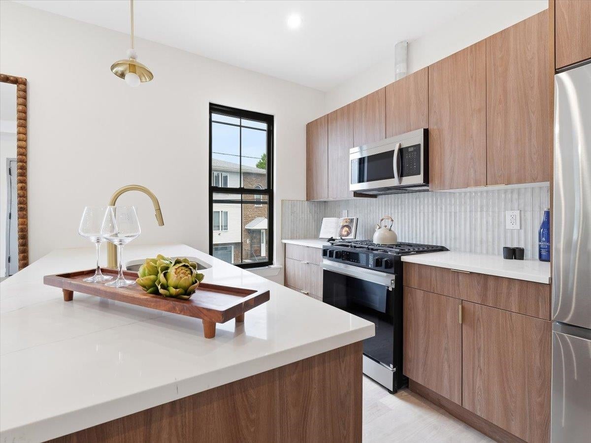 29 WELDON ST 2