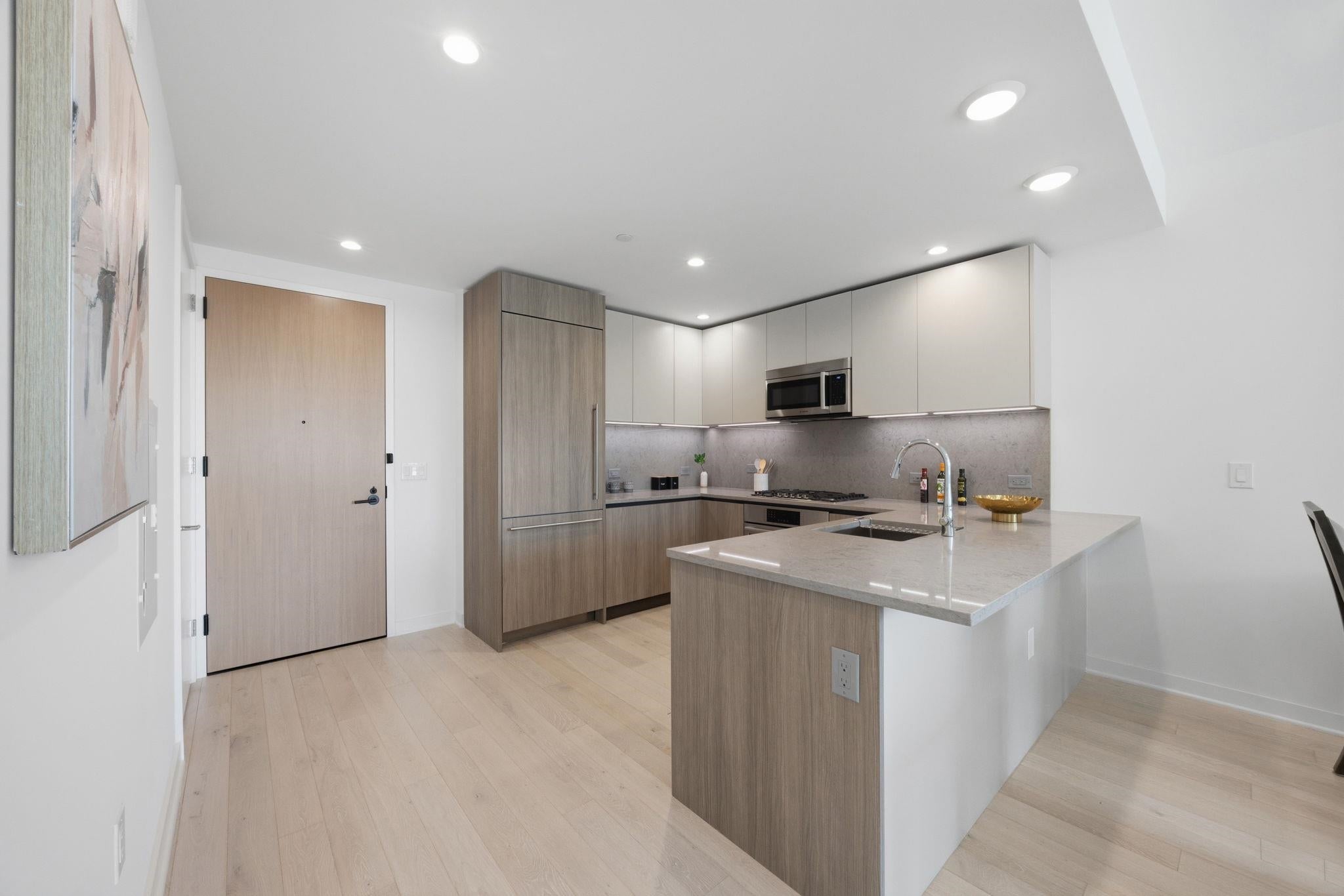 151 BAY ST 1005