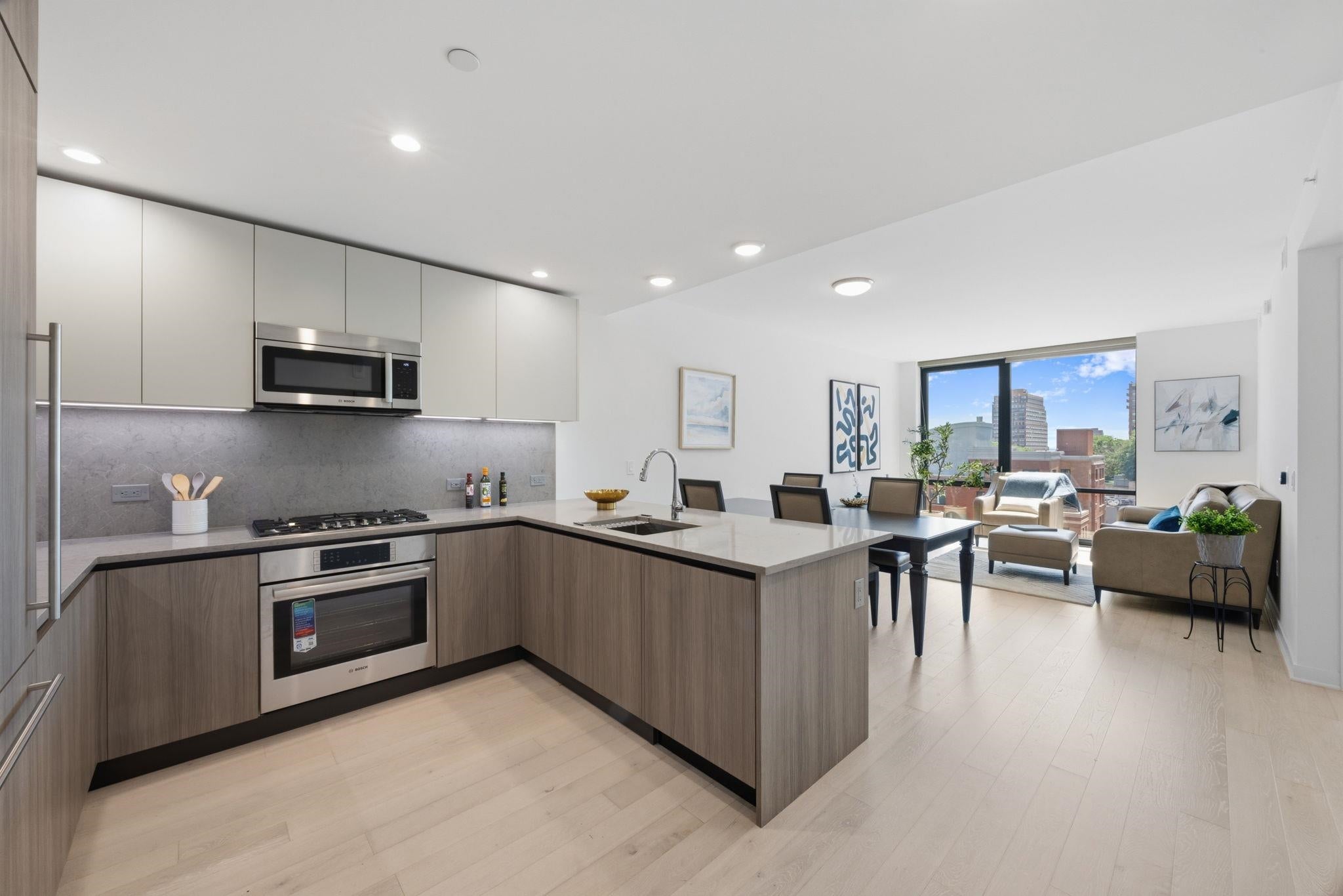 151 BAY ST 1005