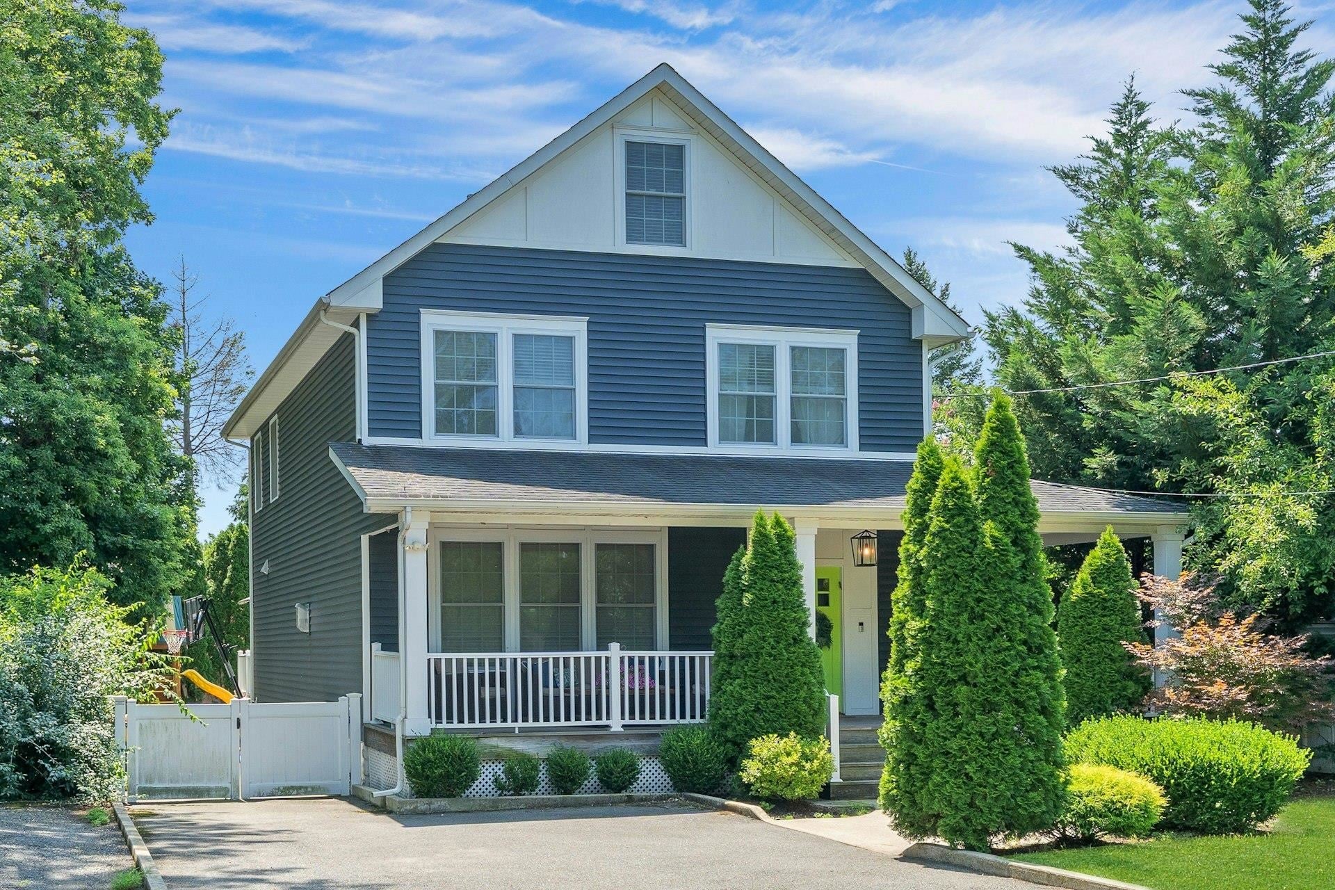 163 WOODWARD AVE