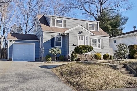 Homes For Sale - 127 Iozia Terrace<br/> Bergen County, Elmwood Park, NJ 07407