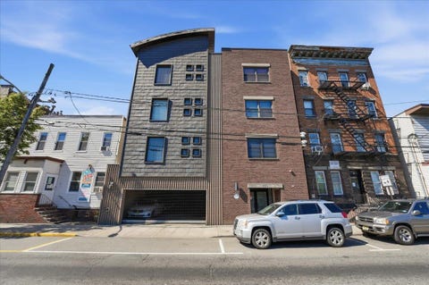 Condo For Rent - 515 30th St #1C<br/> Union City, NJ 07087