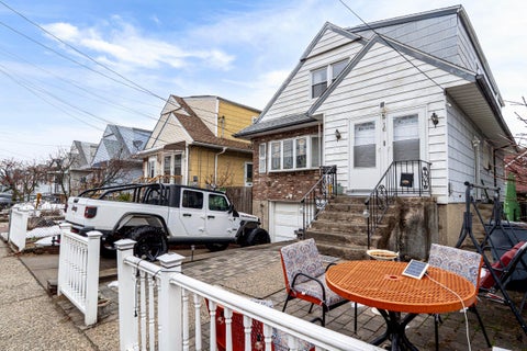 Homes For Rent - 16 Crossgate Rd #2<br/> Jersey City, NJ 07305