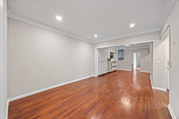 681 BERGEN AVE, JERSEY CITY, NJ 07304 - Image 34ddcd36cfc823dab0048a950d0211d2/2575274360