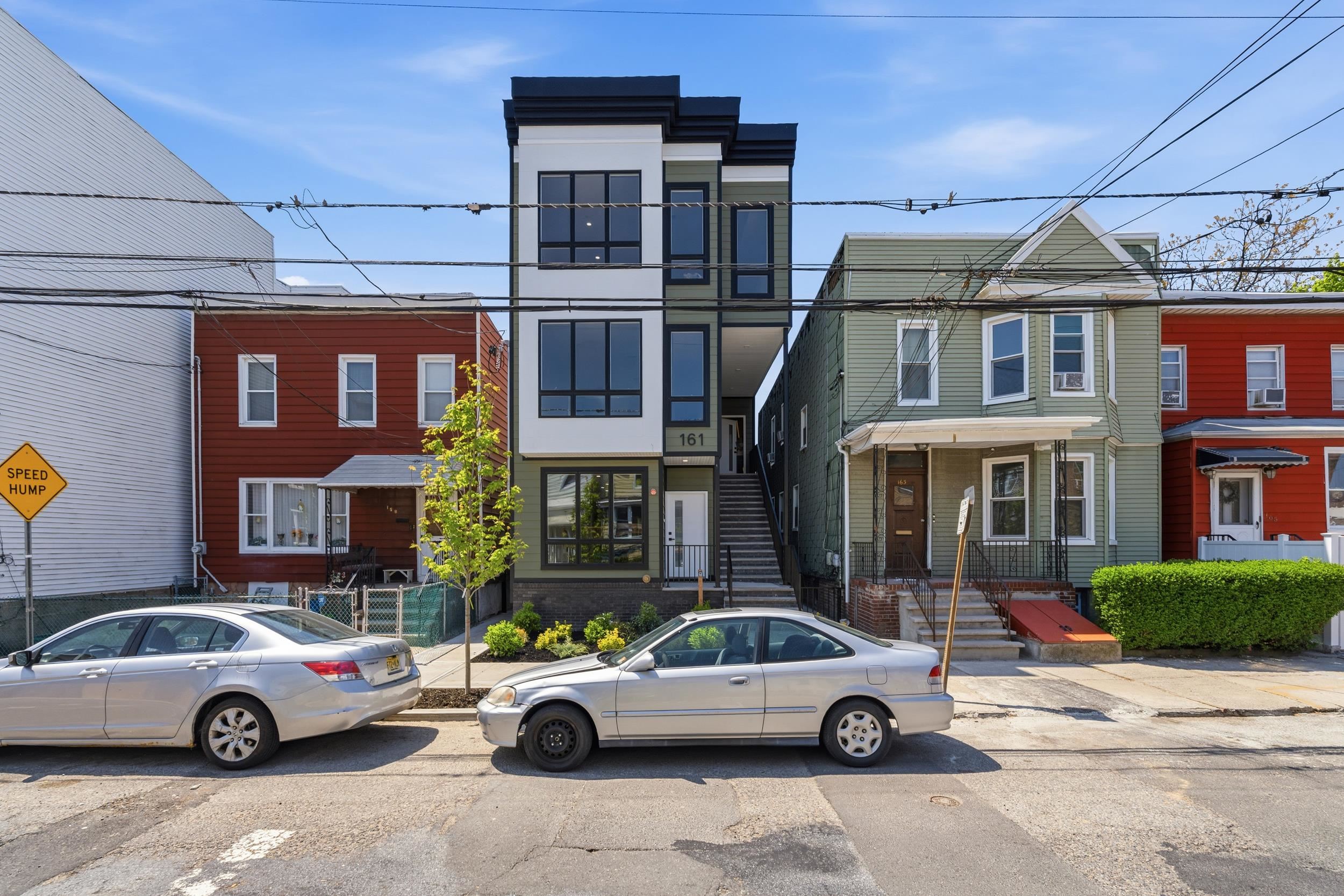 Search Homes 1 161 WOODLAWN AVE 1