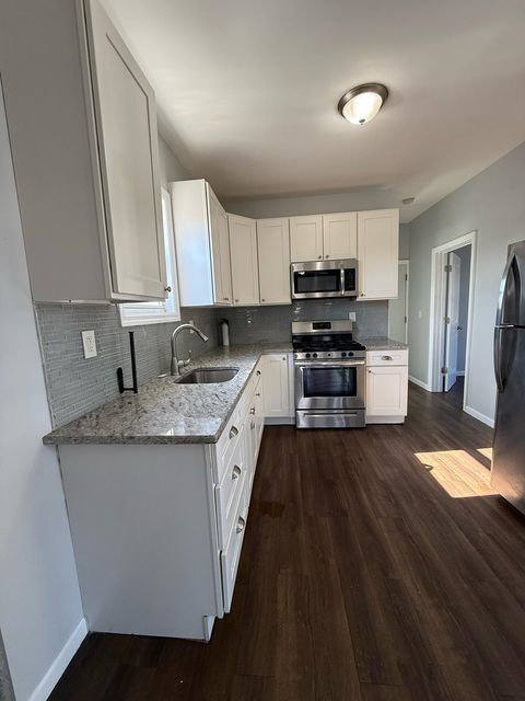 MLS: 250005361