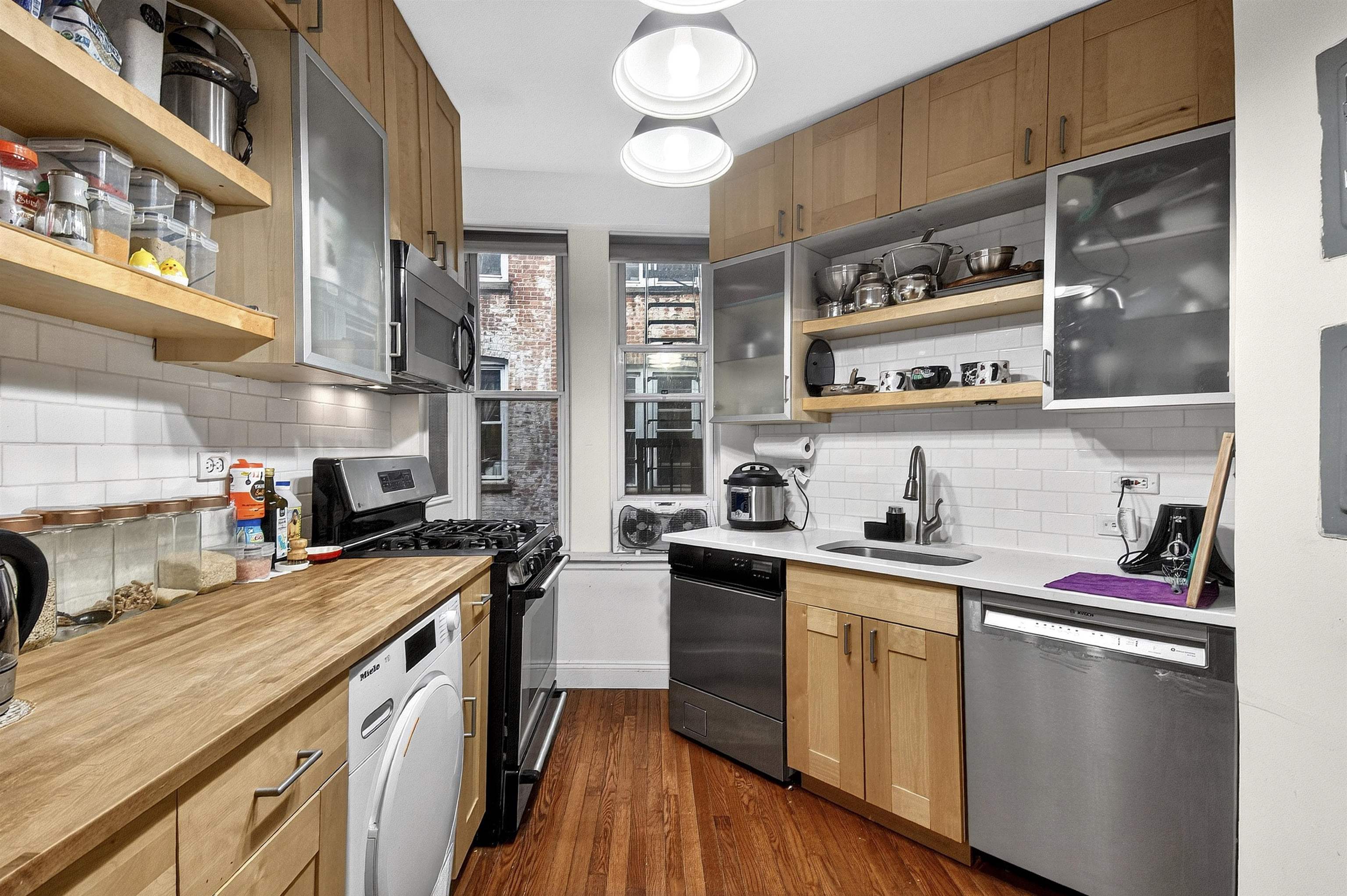 278 MAGNOLIA AVE 12