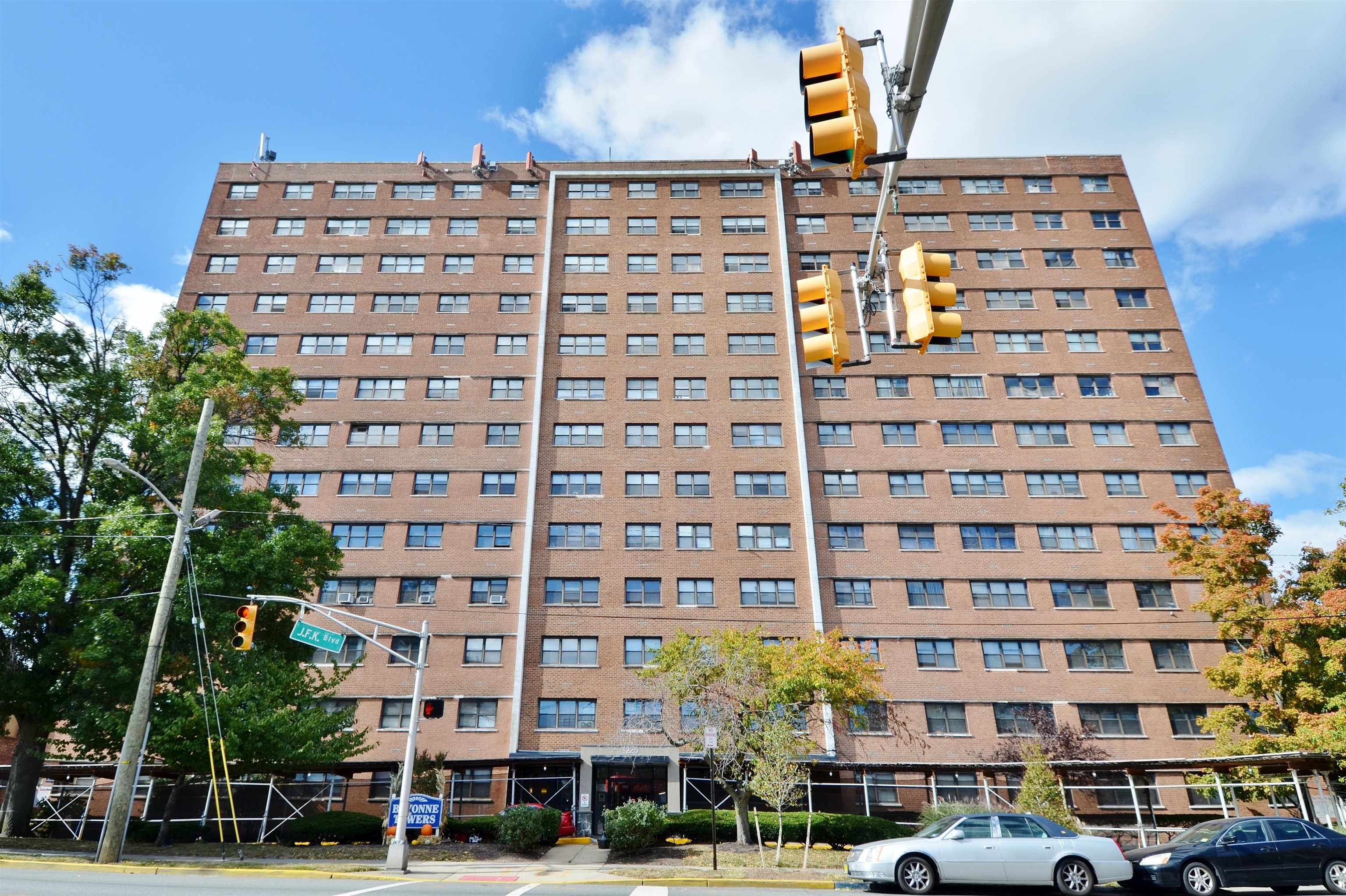 1225 Kennedy Blvd #2H, Bayonne, New Jersey image 1