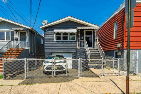 MLS: 250008578