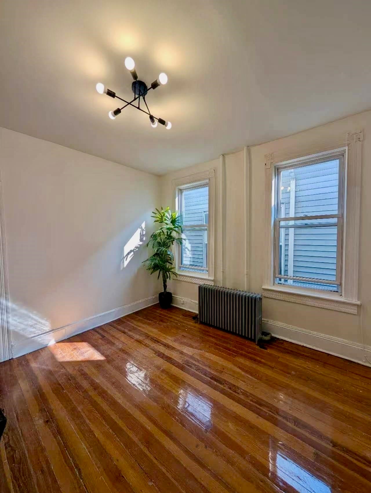 318 BROADWAY - Photo 3
