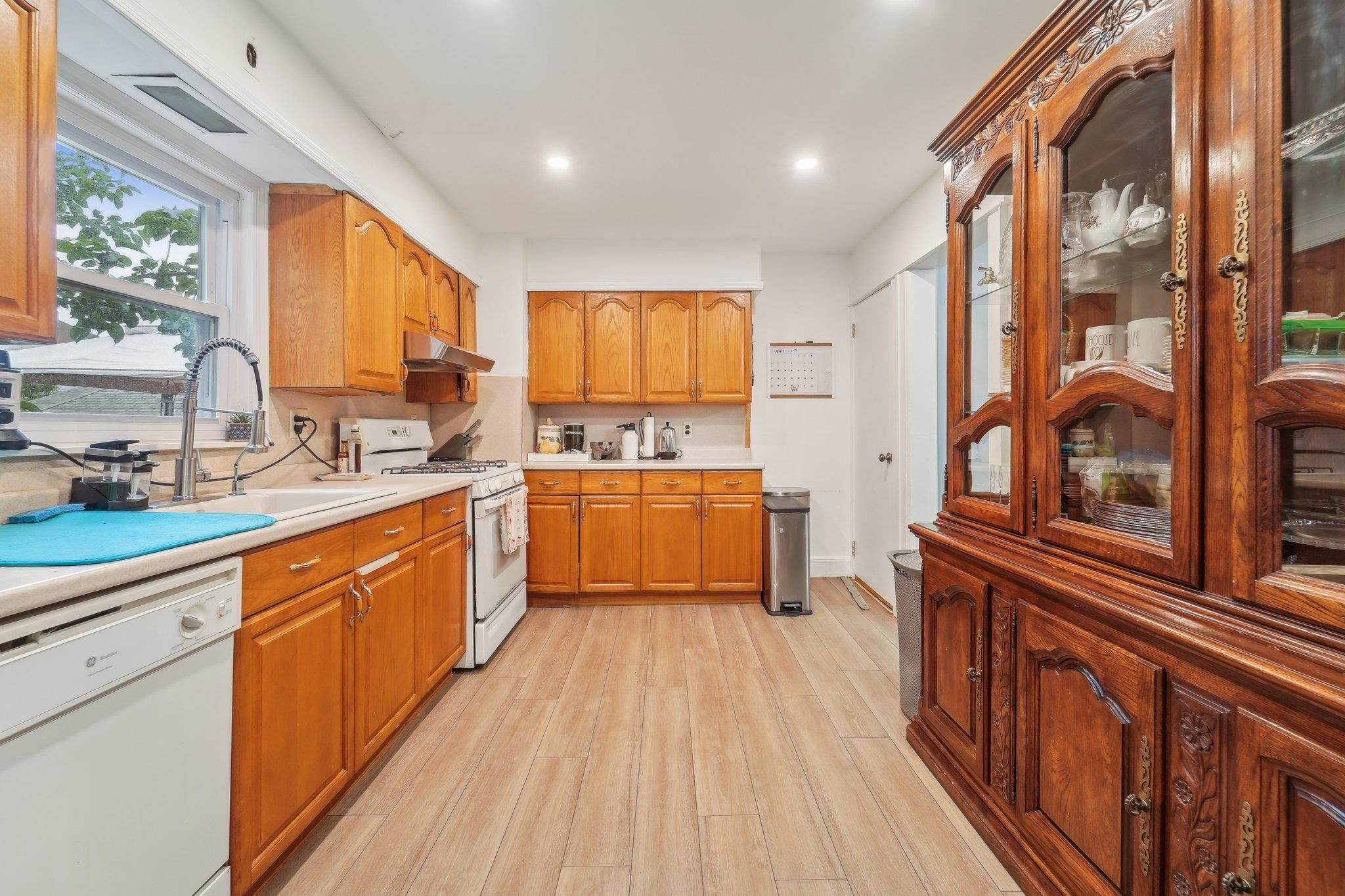 8307 4th Ave, North Bergen, New Jersey image 12
